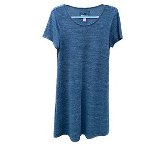 CUPIO DRESS MID LENGTH. COLOR BLUE STEEL. SHORT SLEEVES.